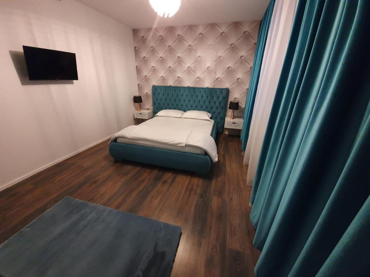 Garsonierre Central Luxury Targu Jiu Ngoại thất bức ảnh